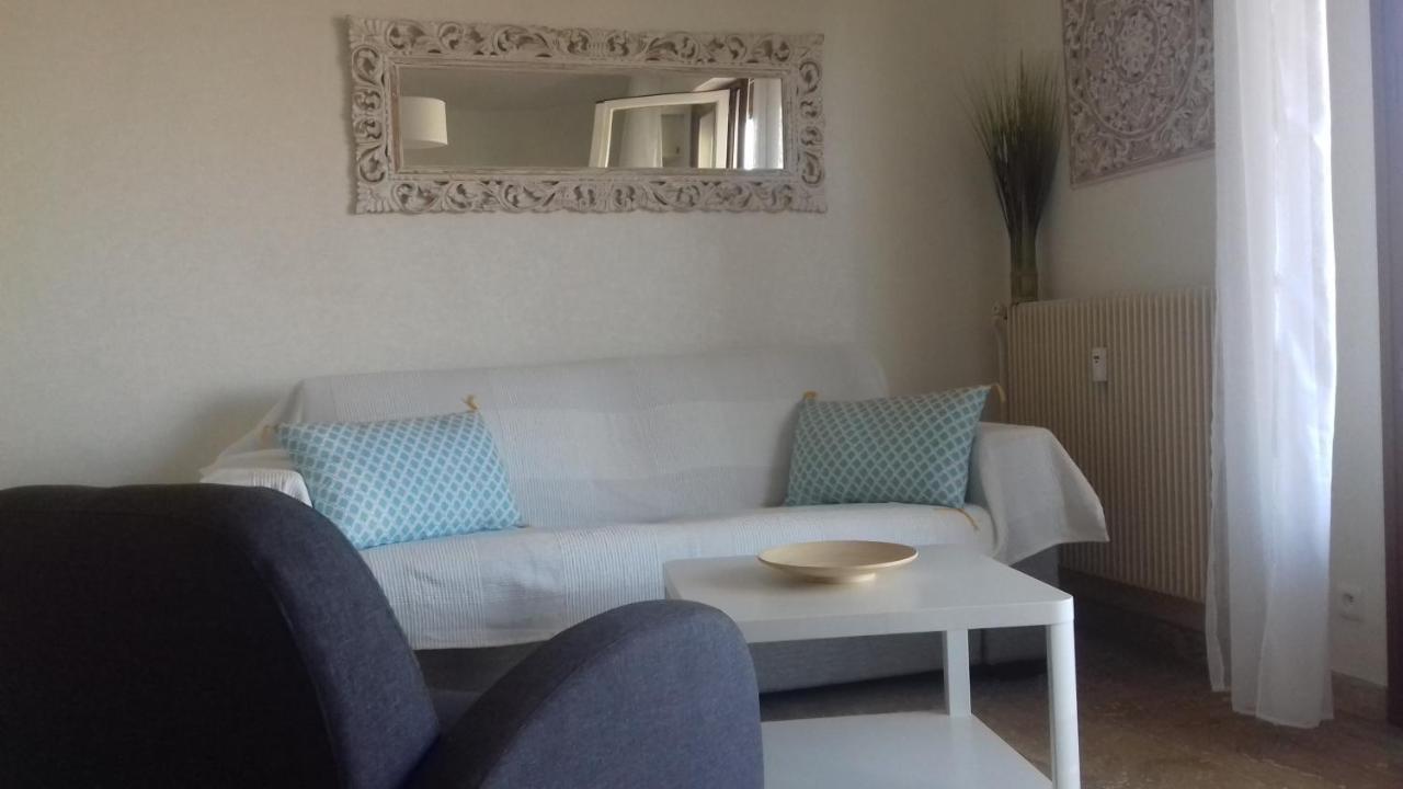 Residence L'Emilia Йер Экстерьер фото